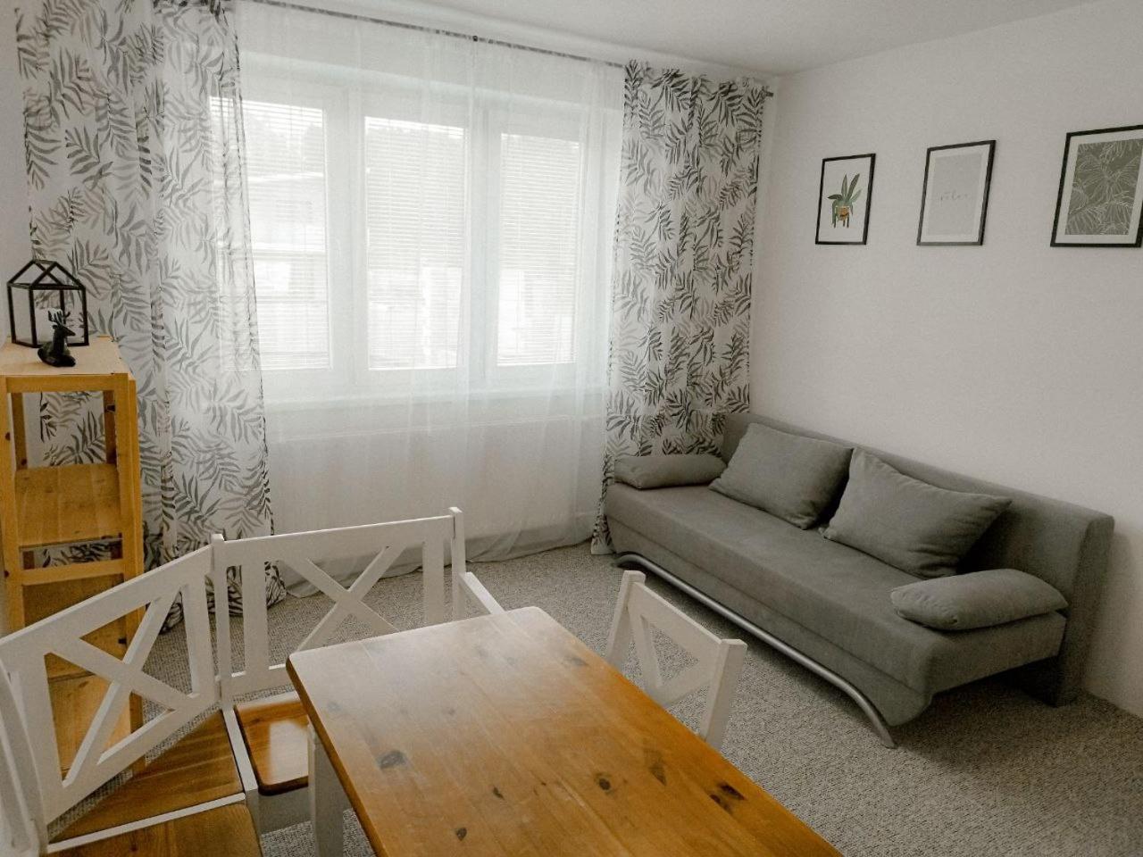 Vivi Apartments Liptovský Mikuláš Exteriör bild