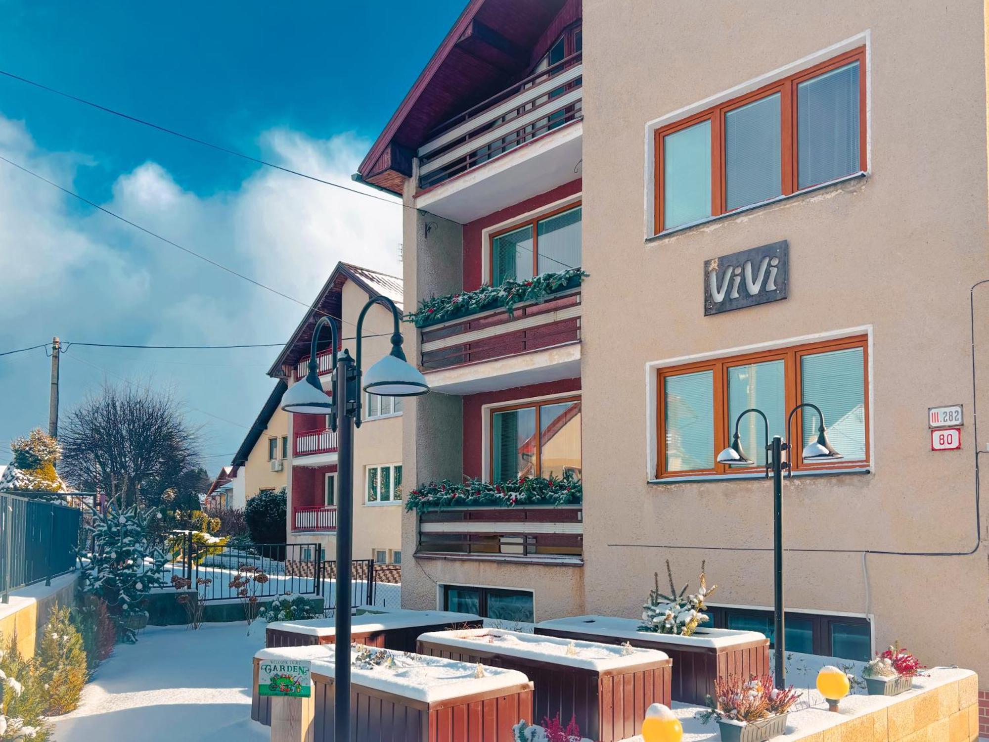 Vivi Apartments Liptovský Mikuláš Exteriör bild