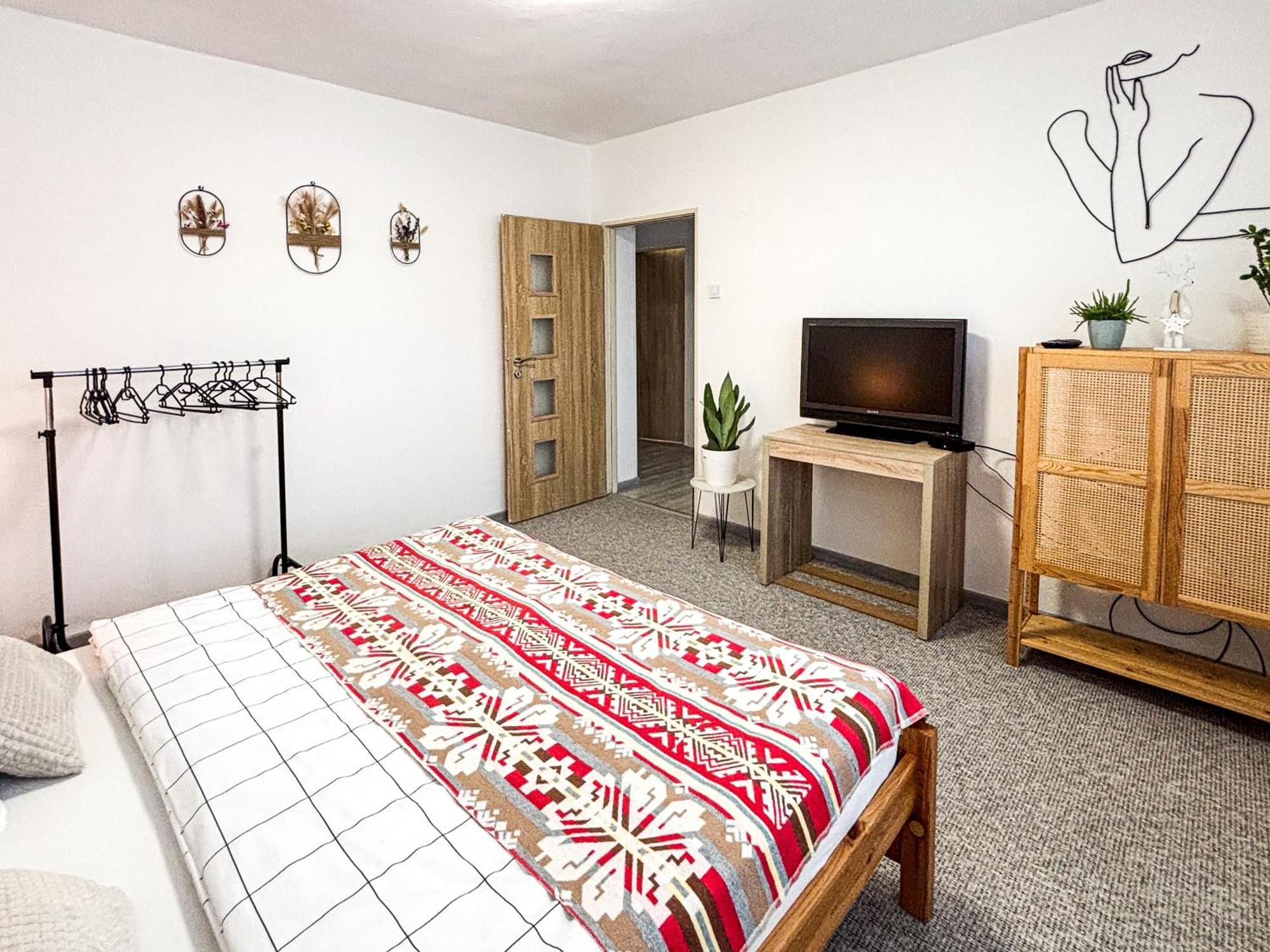 Vivi Apartments Liptovský Mikuláš Exteriör bild